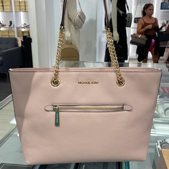 MICHAEL KORS
Jet Set Medium Front Zip Pebbled Leather Chain Tote 
Powder Blush - Picture 15 of 16